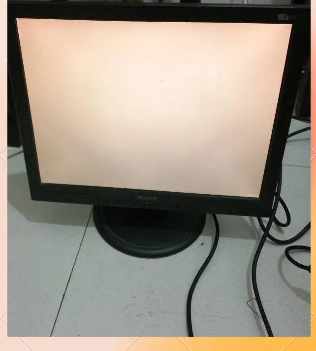 Cómo evitar que la luz de fondo de la pantalla LCD se vuelva amarilla
